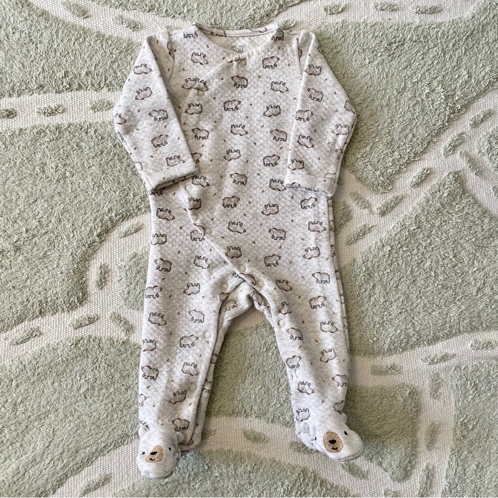 Carter’s Quilted Bear Leaf Print Footie Pajamas in Gray/Brown - 9 Months